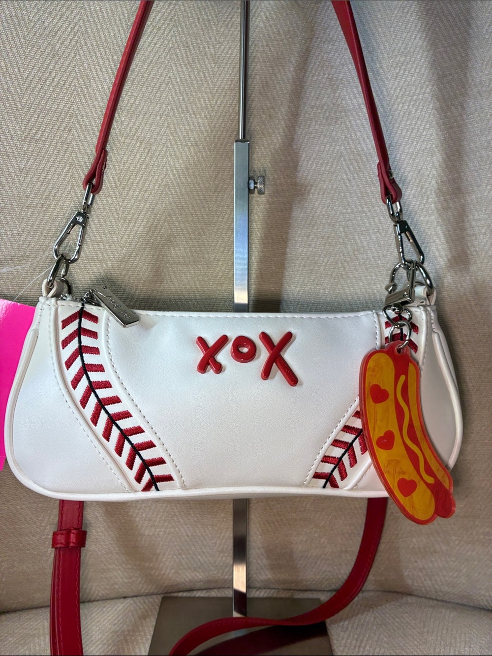 Betsey Johnson White Crossbody Red Baseball Stitching and XOX and Hotdog Charm - Picture 3 of 12